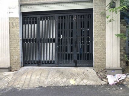 Bán nhà mặt tiền Đường 10 Trường Thọ, DT 68m2 ngang 5.5m, 3 tầng, sổ hồng riêng, tiện vào ở ngay
